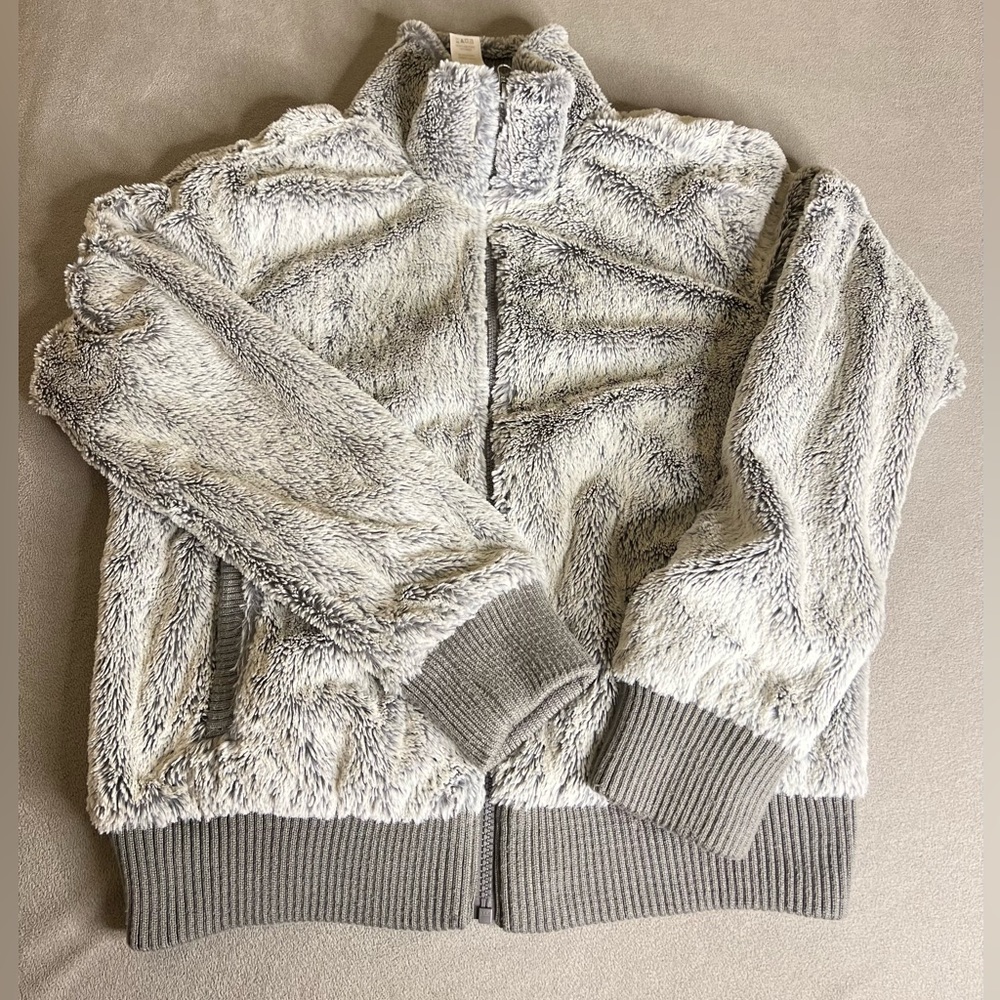 Patagonia Women's Gray Teddy Jacket